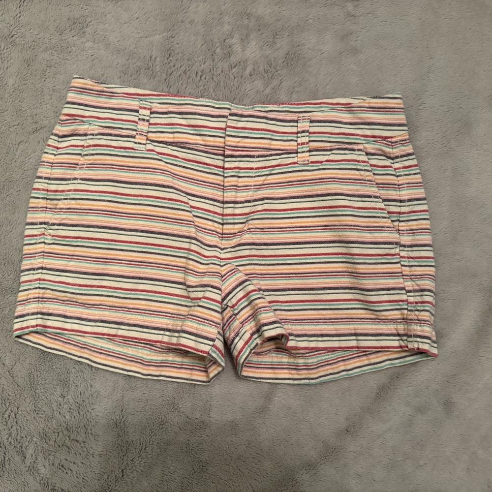 Khakis by GAP Girlfriend 3 inch Striped Multicolor Women's‎ Shorts Size 2/26